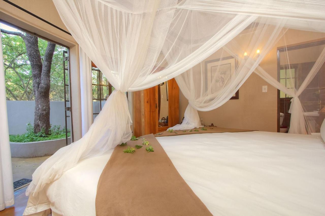 Mvuradona Safari Lodge Marloth Park Extérieur photo