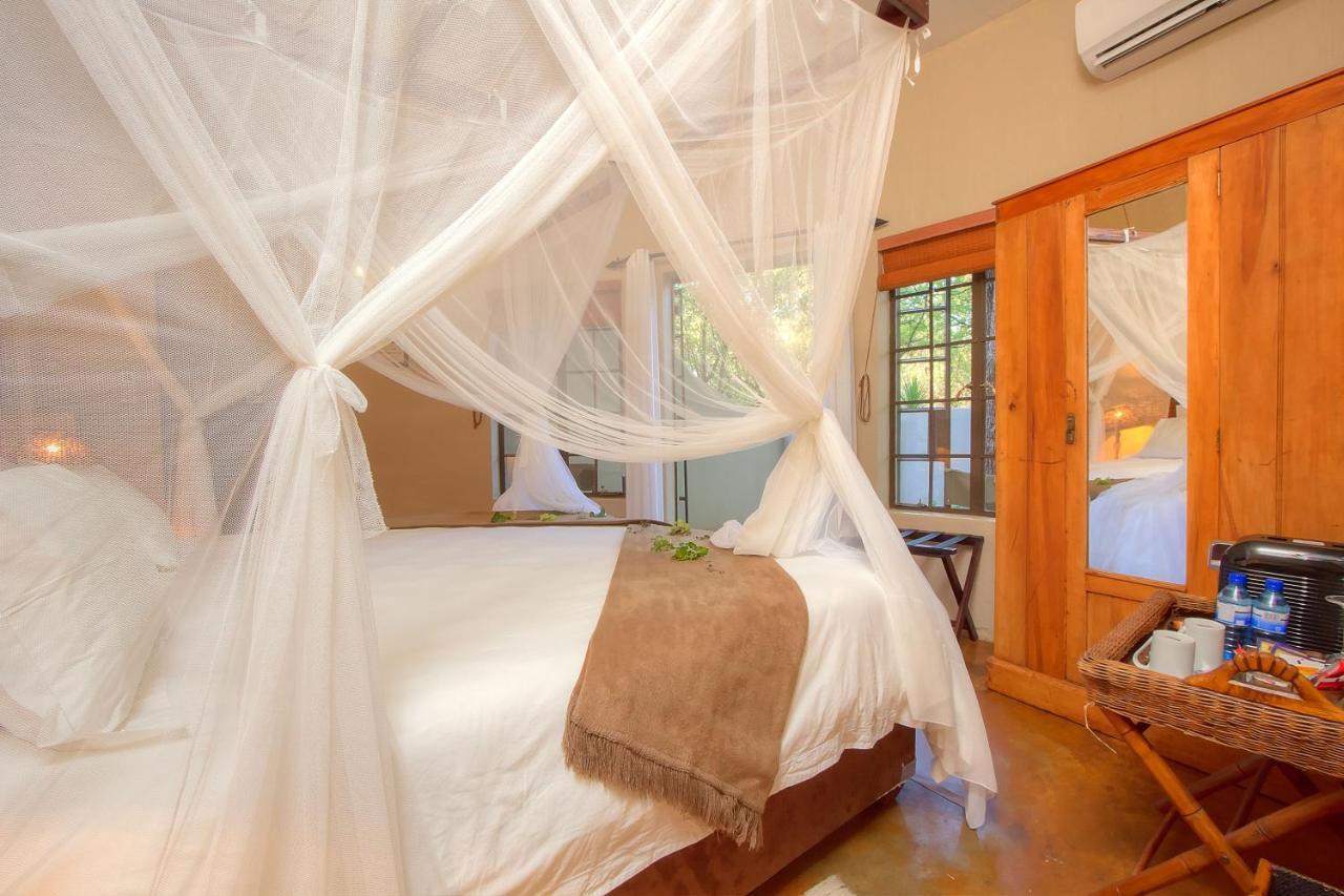 Mvuradona Safari Lodge Marloth Park Extérieur photo